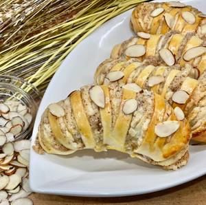 Meet your Posher, Linh